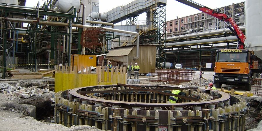 Construcción de las fundaciones para el edificio de sólidos en la fábrica de Barreda de SOLVAY