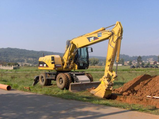 Construcción del sistema de colectores de saneamiento en Camargo