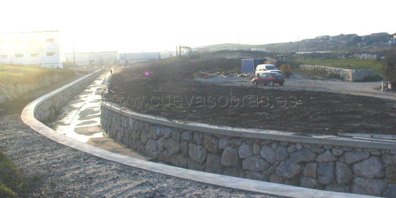 Encauzamiento del canal de San Román Encauzamiento del canal de San Román