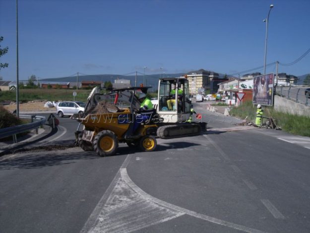 Nuevas acometidas y urbanización de nave industrial en San Miguel de Aguayo