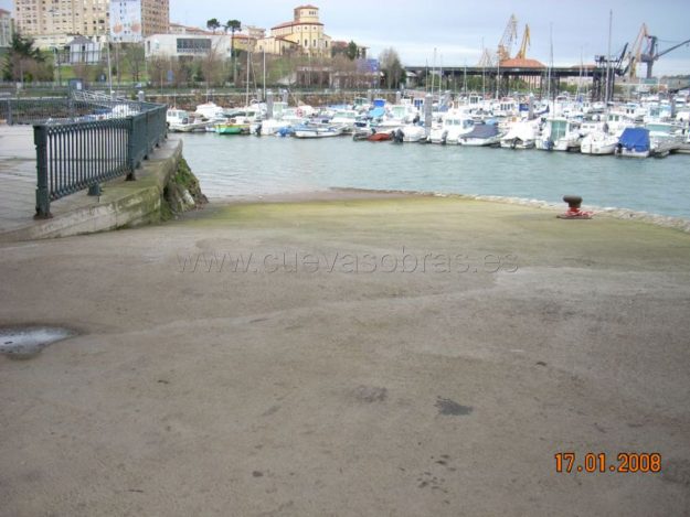 Ejecución de rampa de servicio del Puerto Deportivo en la ría de Astillero