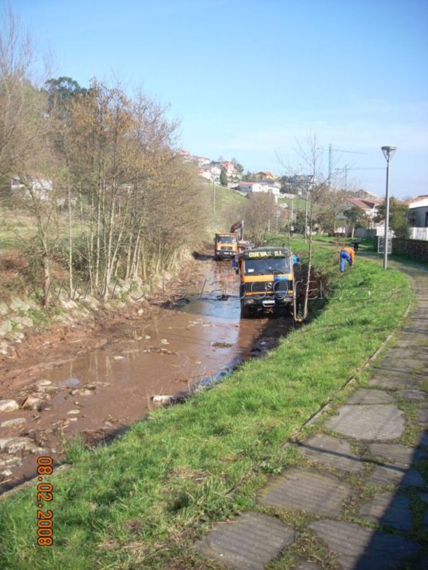 Recuperación medio ambiental y limpieza del río Cabo en Polanco
