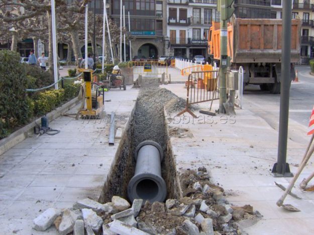 Ejecución de la red separativa en zonas bajas de San Vicente de la Barquera. Ayuntamiento de San Vicente de la Barquera