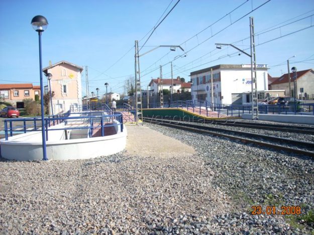 Ejecución de paso inferior en la estación de tren de Heras