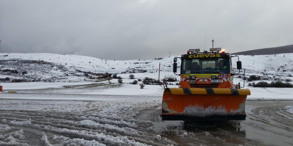 Vialidad Invernal Retirada De Nieve En Carreteras Maquina Quitanieve (1) cantabria